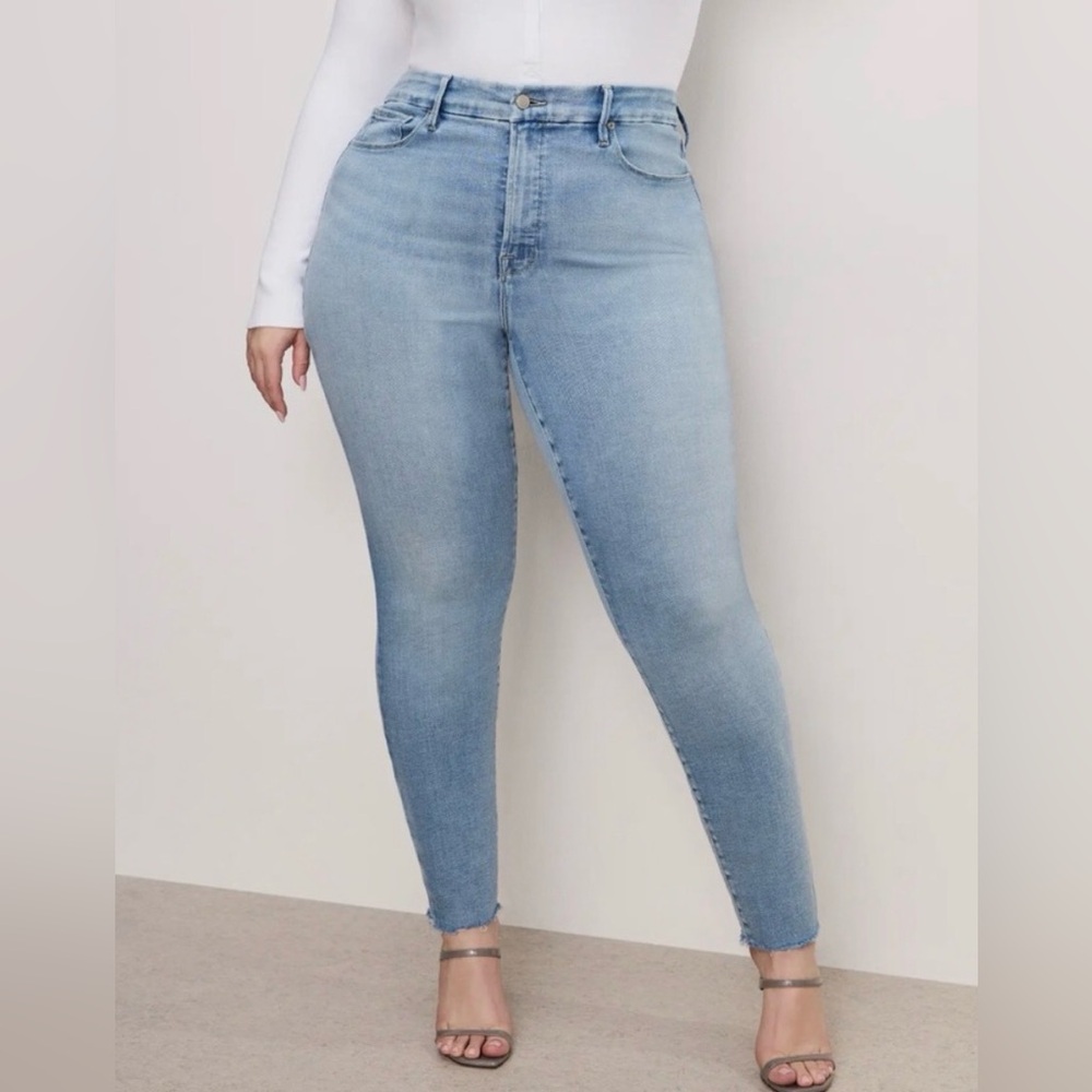 Good American Always Good Fit. Straight Leg Jeans. Size 28-32